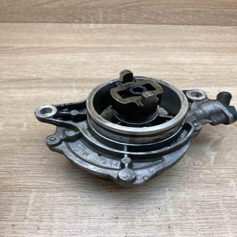 7791232 700437012  Vacuum pump BMW 1 E81 E87