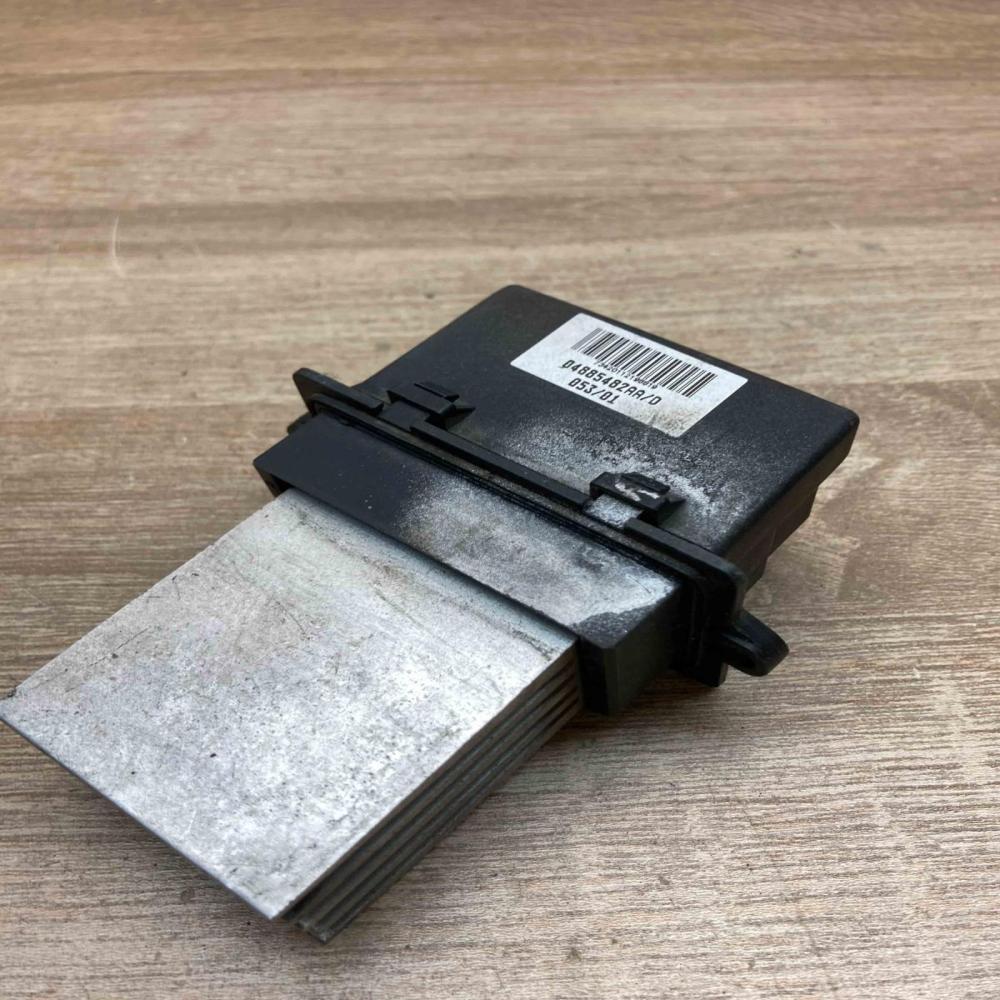04885482AA   Heater blower motor/fan resistor Chrysler Pacifica