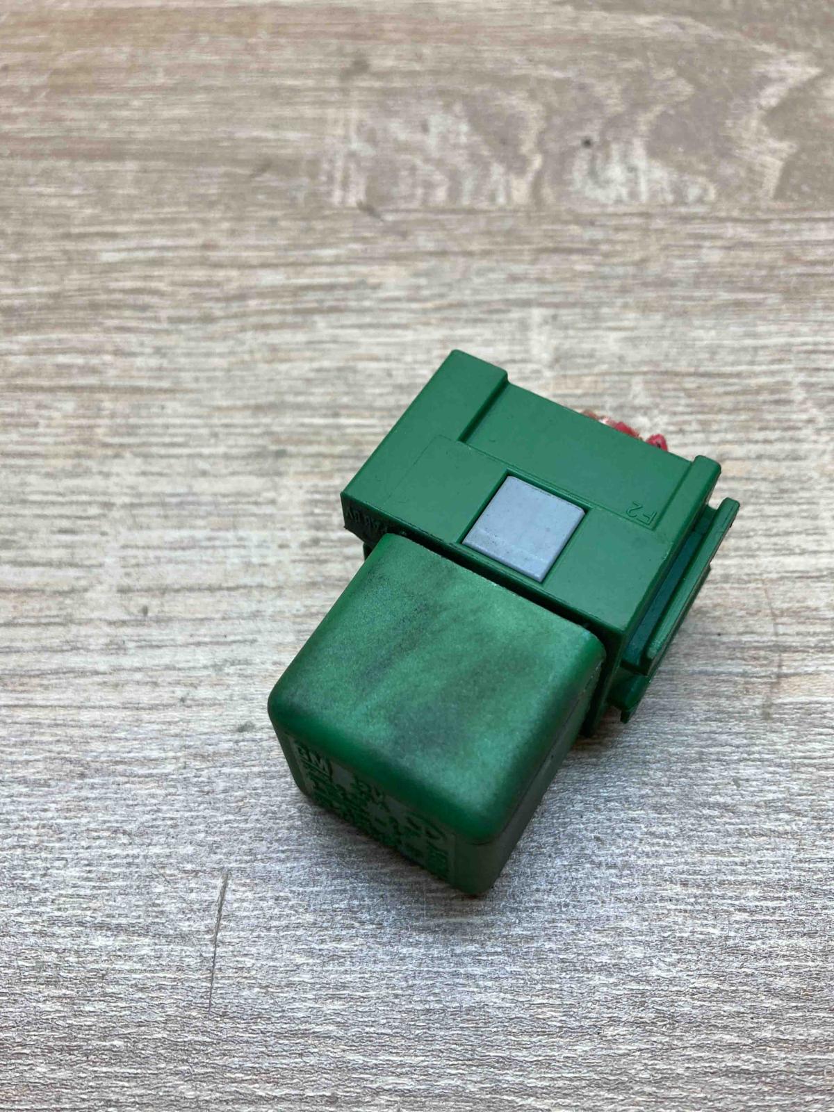 03447012   Other relay Opel Omega B1