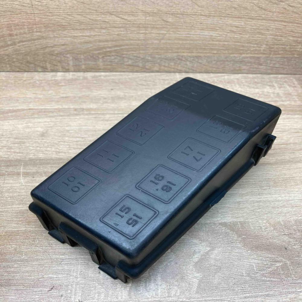 09136102   Fuse box cover Opel Vectra B