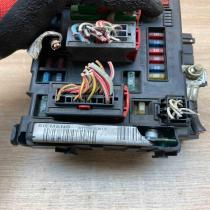 S110500001F   Fuse module Peugeot 307
