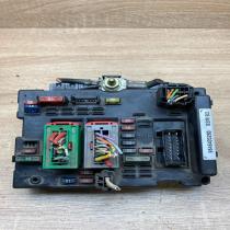 9646405280   Fuse module Peugeot 307