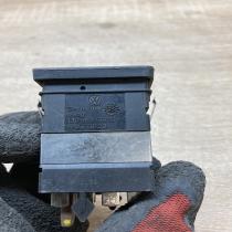 1J0963564B   Seat heating switch Volkswagen Golf IV