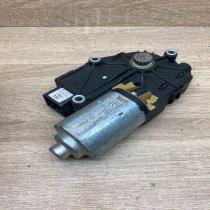 1813019A   Sunroof motor/actuator Nissan Murano Z50