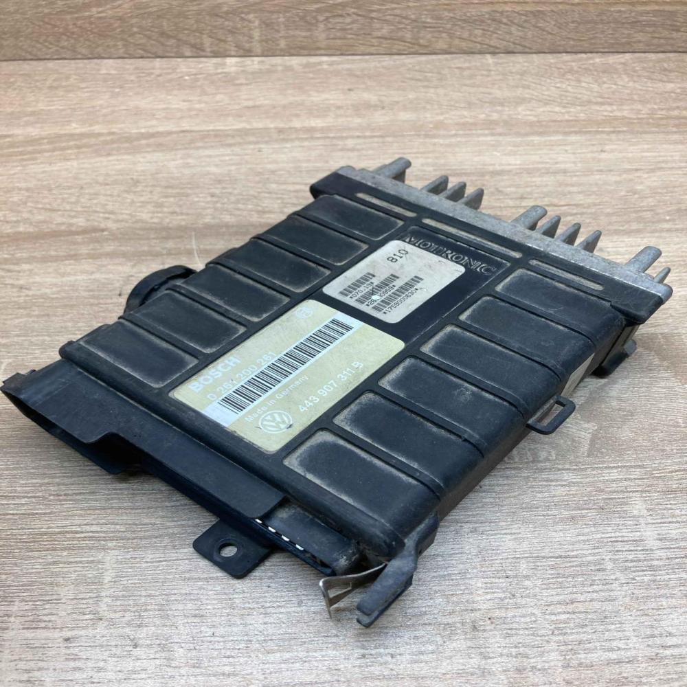 443907311B 0261200261  Engine control unit/module ECU Volkswagen PASSAT B3