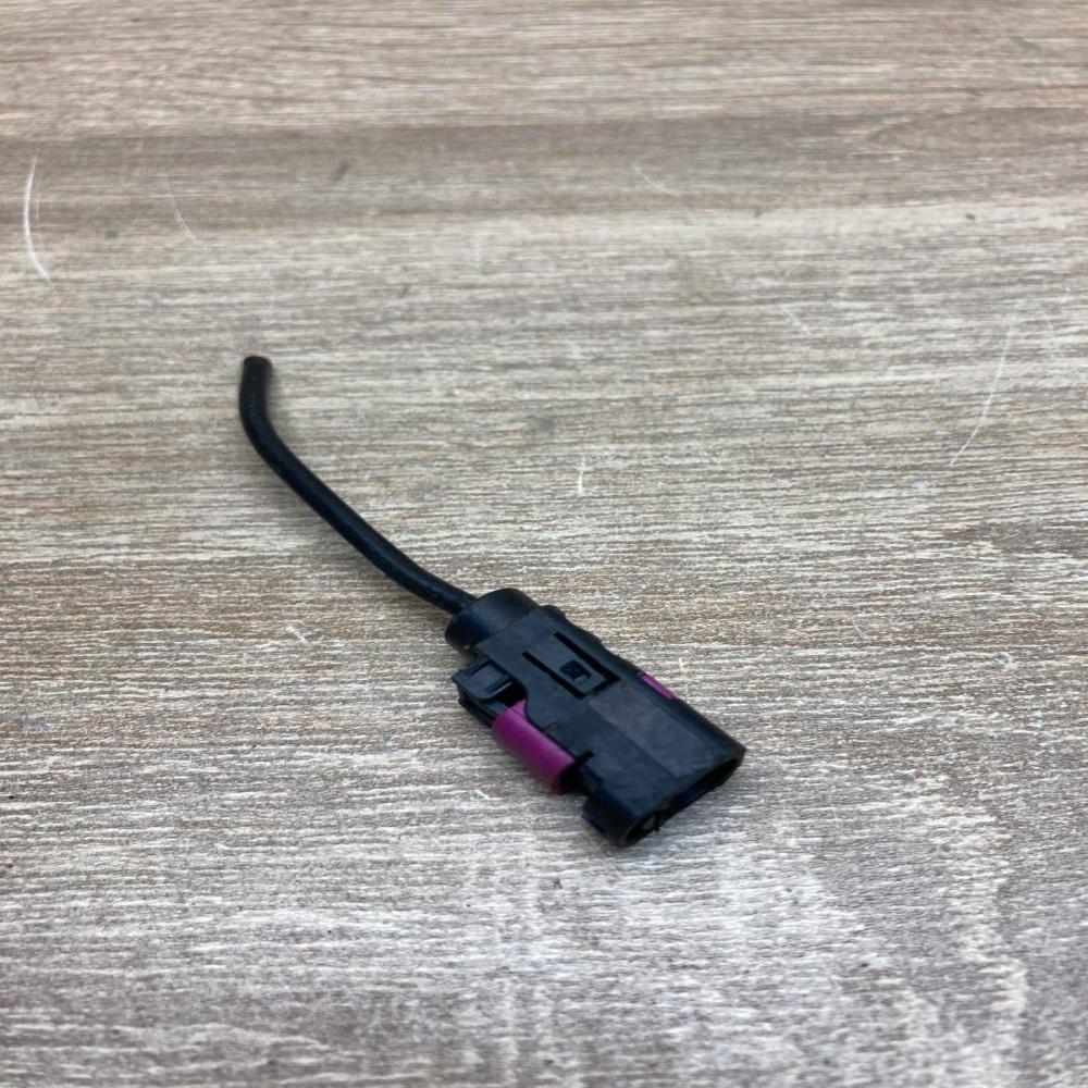 59Z063 000   Plug wire BMW 5 E60 E61
