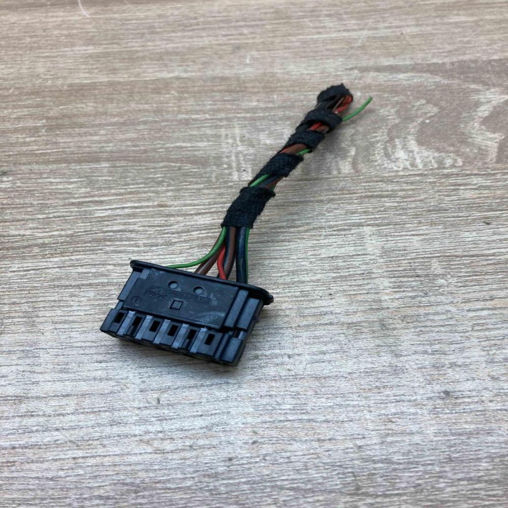 6925610 1452730  Plug wire BMW X5M E70