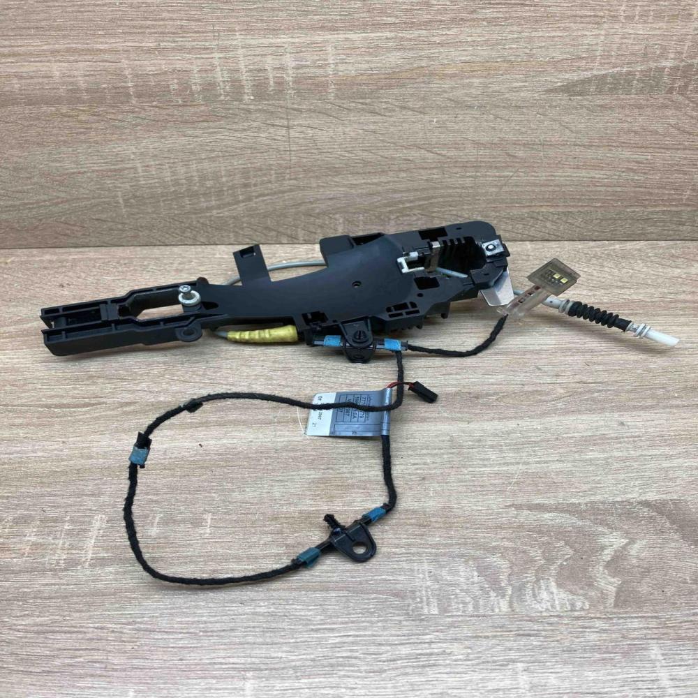 7184361 149726 10  Front door exterior handle/bracket BMW 1 E81 E87