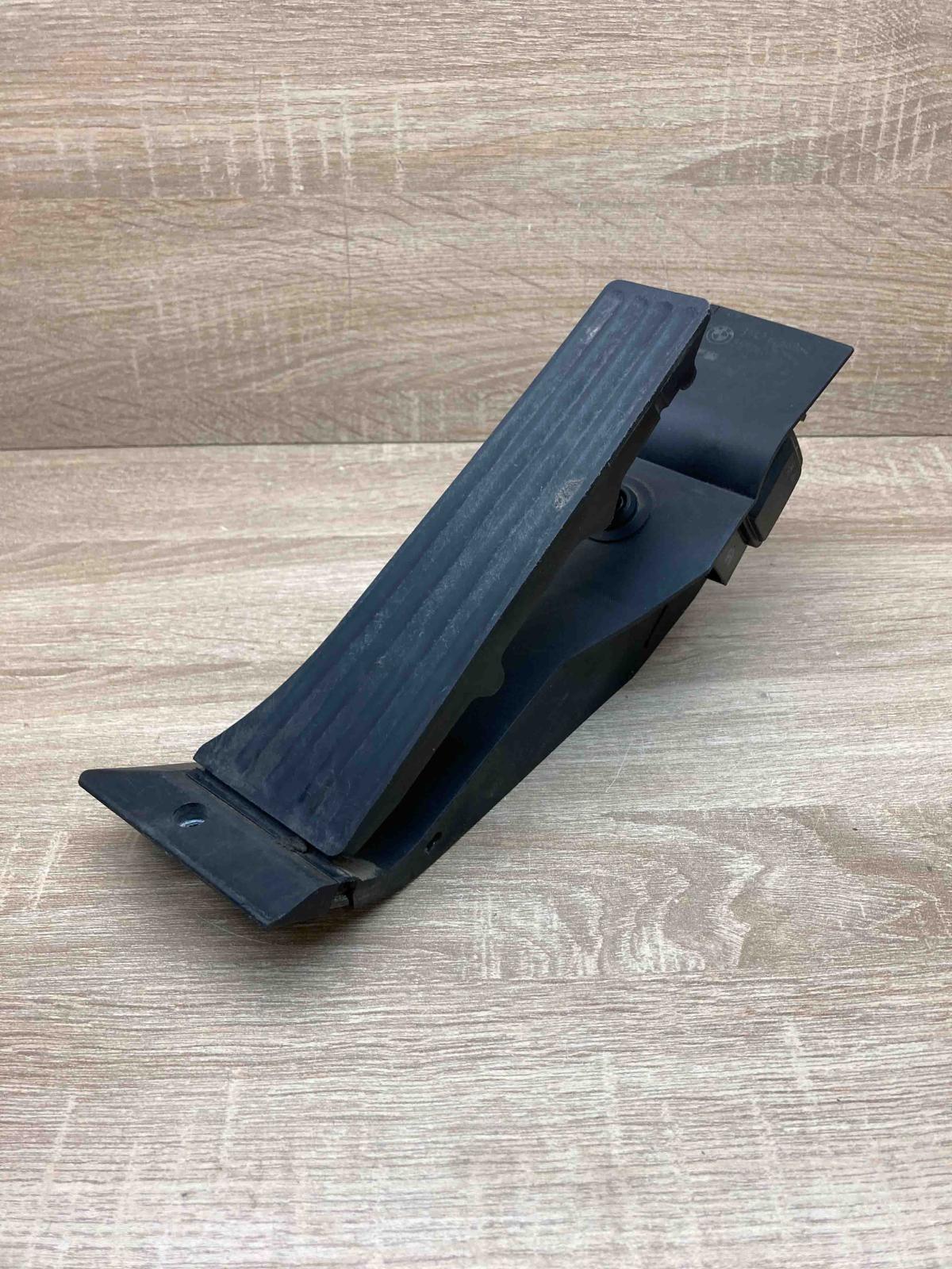 6766930 259160 10  Accelerator throttle pedal BMW 7 E65 E66