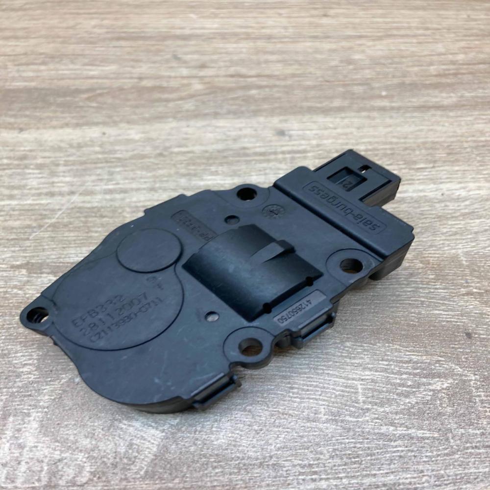 28112007f 410475520  Air flap motor/actuator Mercedes-Benz ML W164