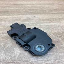 28112007f 410475520  Air flap motor/actuator Mercedes-Benz ML W164