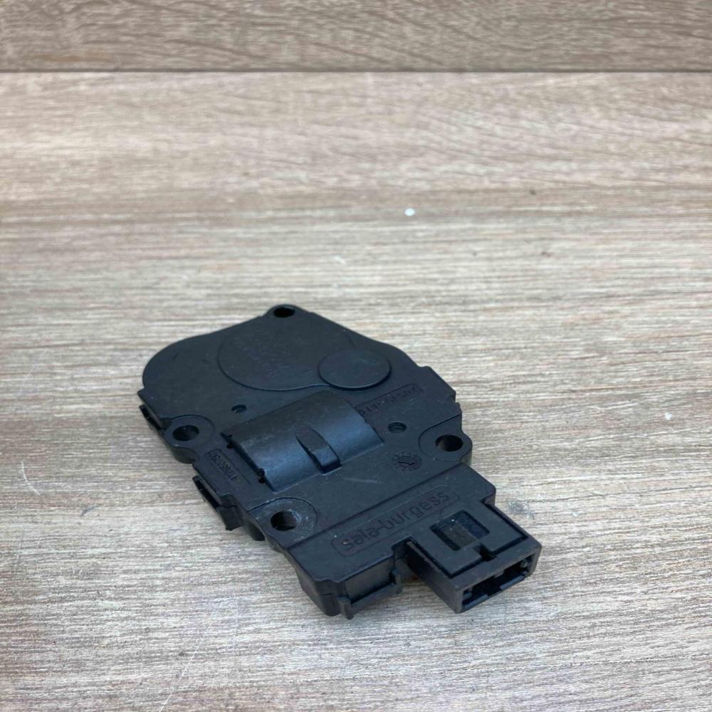 22112007 410475520  Air flap motor/actuator BMW 3 E90 E91