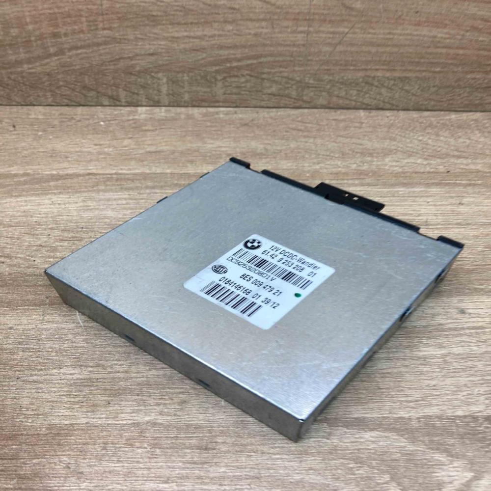 9253208 8ES00947921  Voltage converter/converter module BMW 3 E90 E91