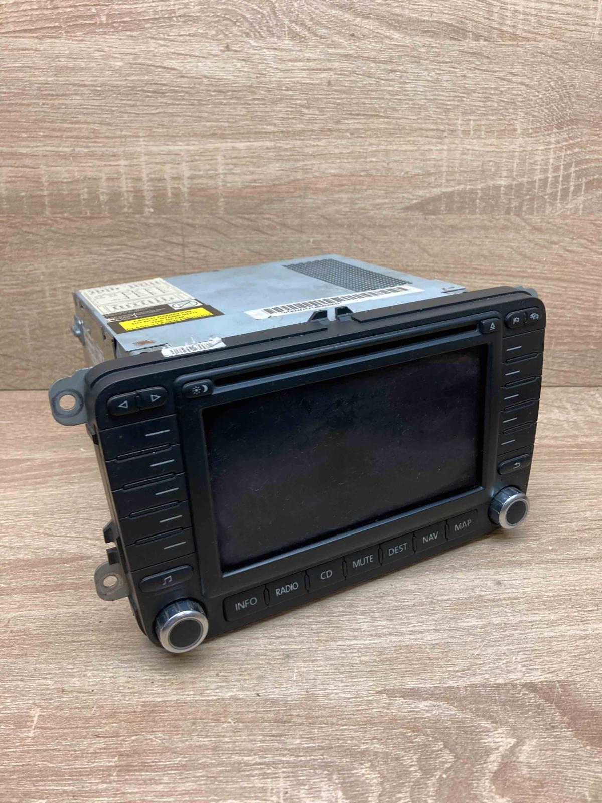 1K0035198B 7612002064 Defected Screen Radio/CD/DVD/GPS head unit Volkswagen PASS