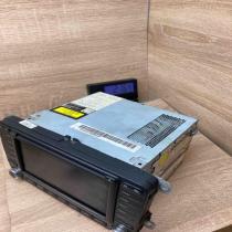 1K0035198B 7612002064 Defected Screen Radio/CD/DVD/GPS head unit Volkswagen PASS