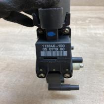 05071900 113846 100  Front door window regulator motor Audi A4 S4 B5 8D