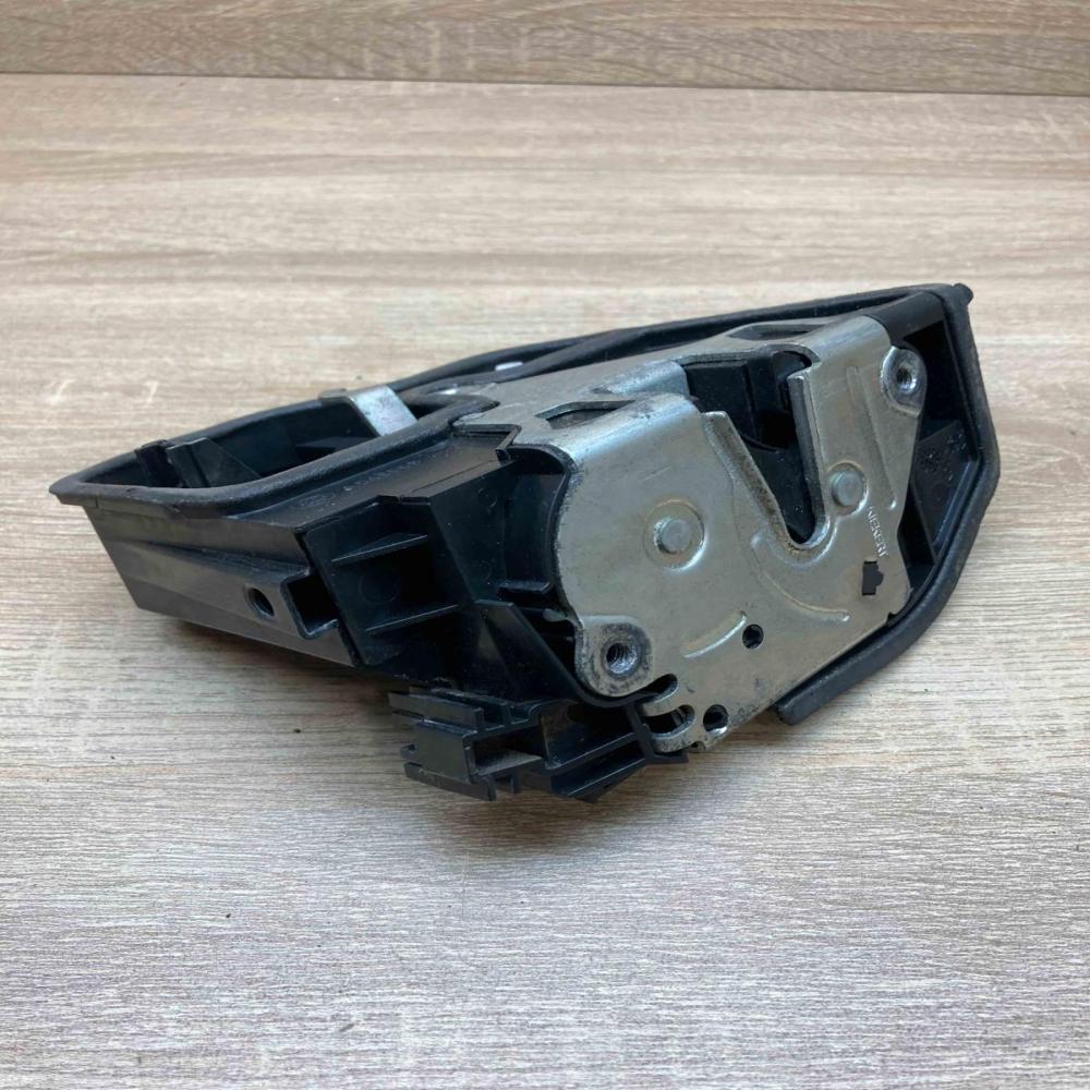 7167074 A046998 Front Right Front door lock BMW 5 E60 E61