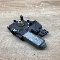 05071901 8D0959802B 113846 Front door window regulator motor Audi A4 S4 B5 8D