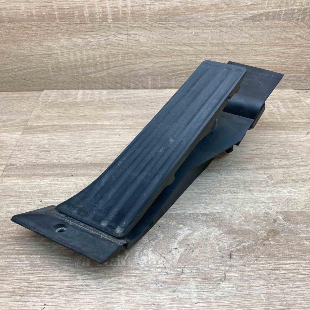 6766930 259160 10  Accelerator throttle pedal BMW 7 E65 E66
