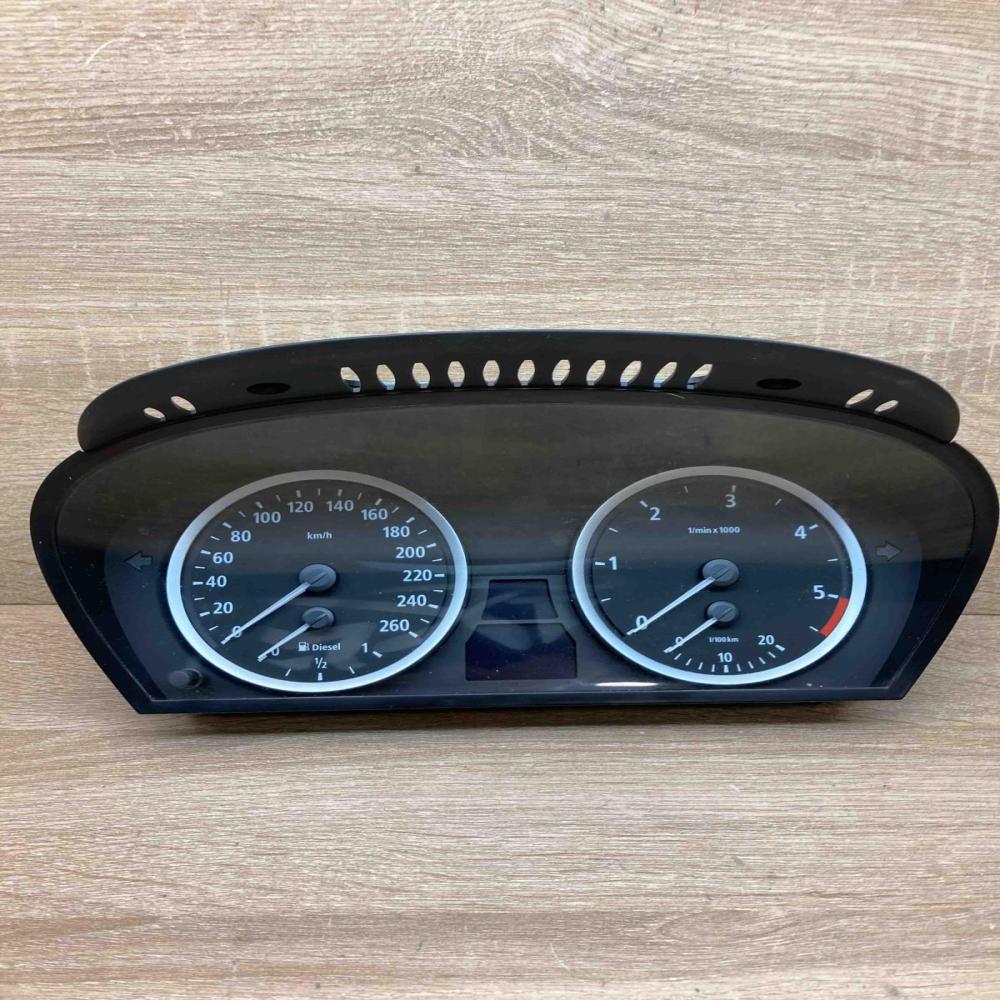6945633 110080213  Speedometer (instrument cluster) BMW 5 E60 E61