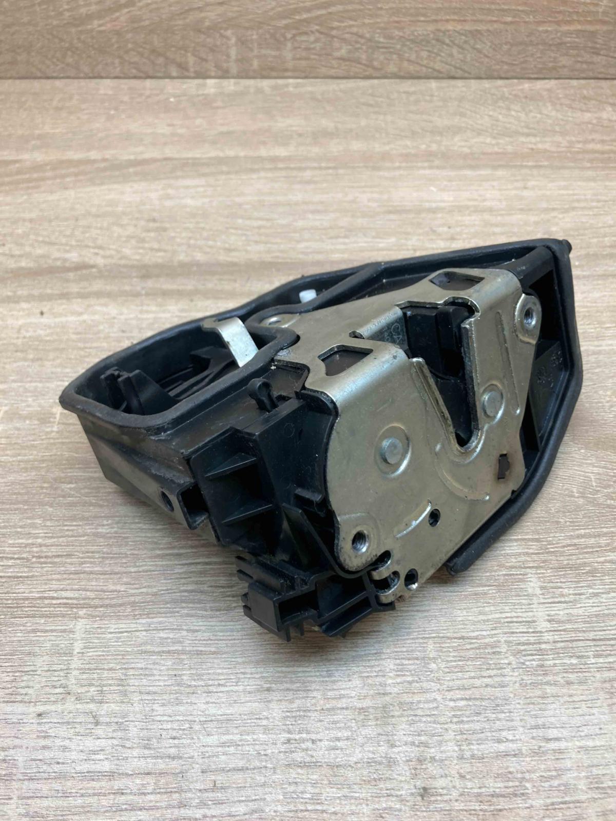 7167076  HTR SE Rear door lock BMW 7 E65 E66