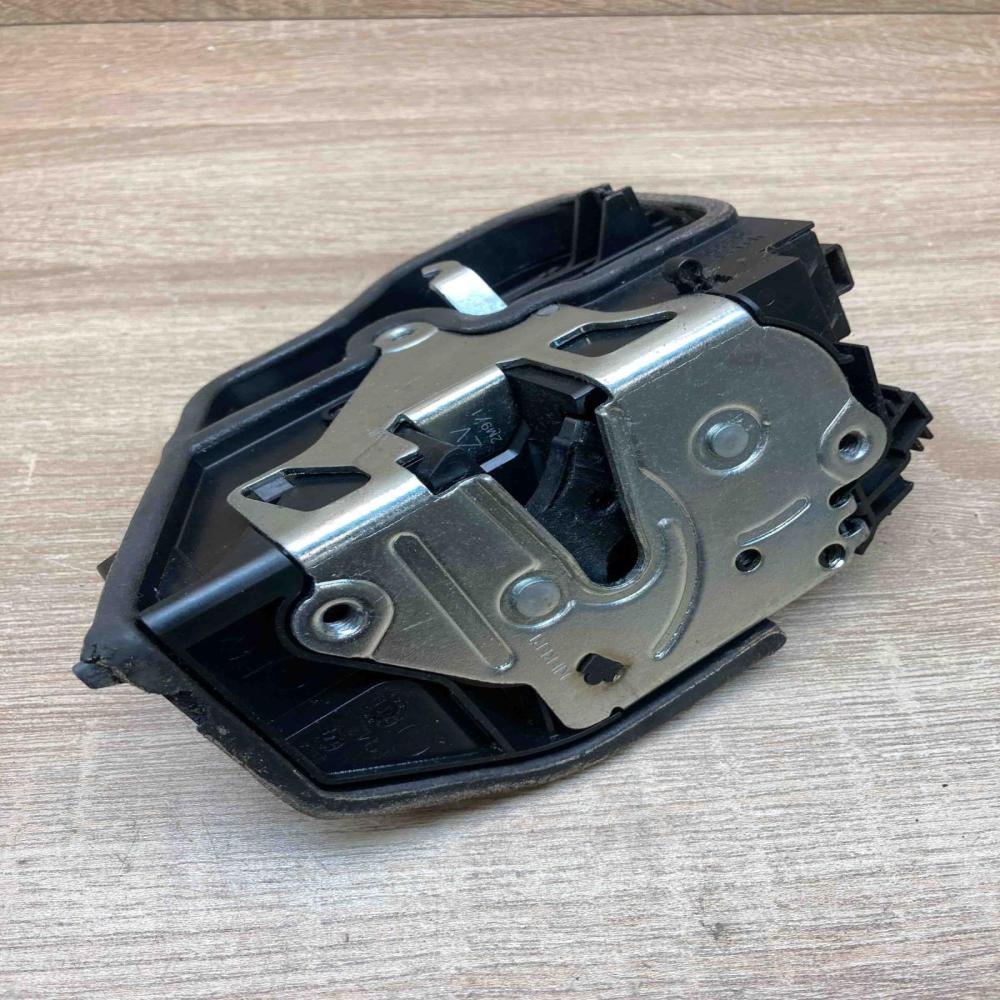 7229459 A053702  Rear door lock BMW 1 E81 E87