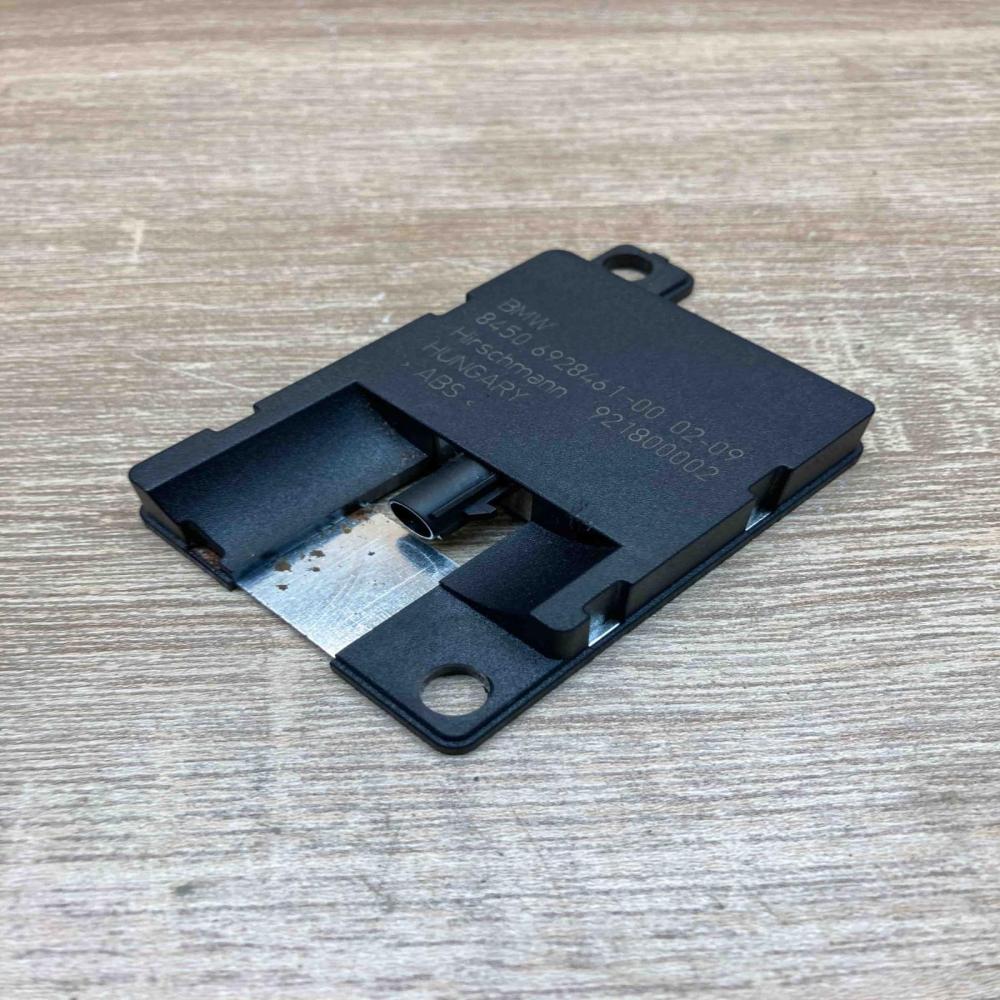 6928461 921800002  Aerial antenna amplifier BMW 3 E46