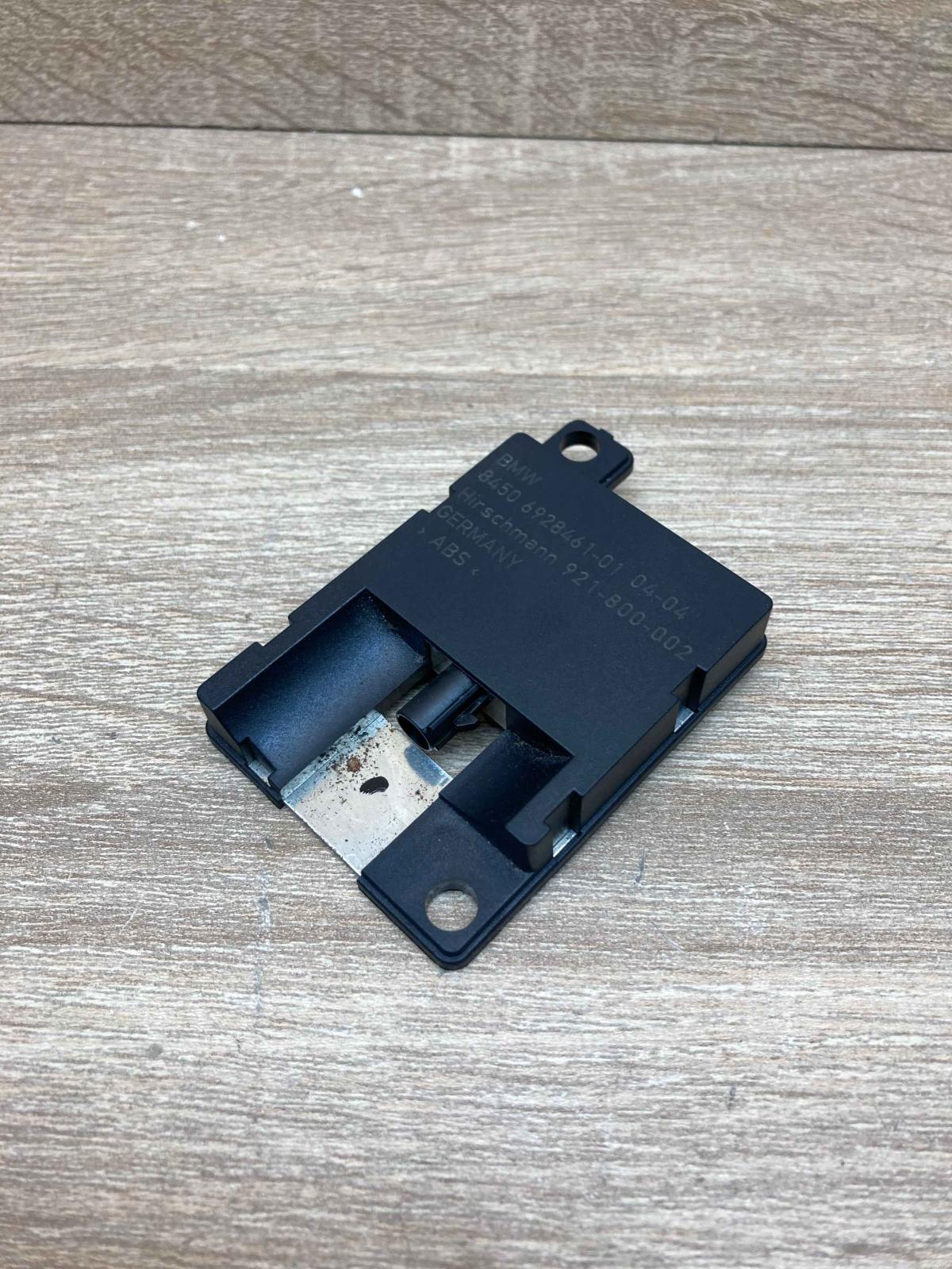 6928461 921800002  Aerial antenna amplifier BMW 7 E65 E66