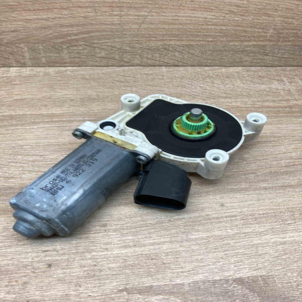 6922319   Rear door window regulator motor BMW 5 E60 E61
