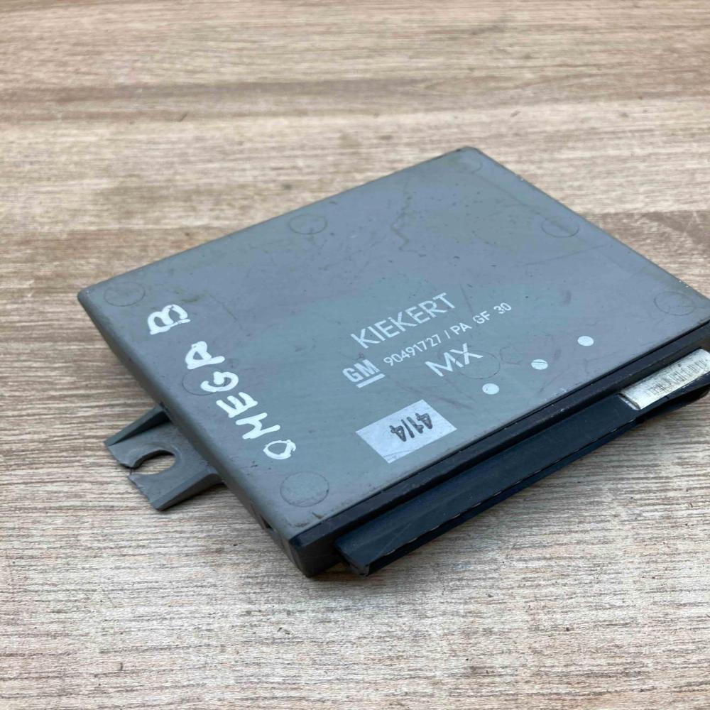 90491727  MX Comfort/convenience module Opel Omega B1