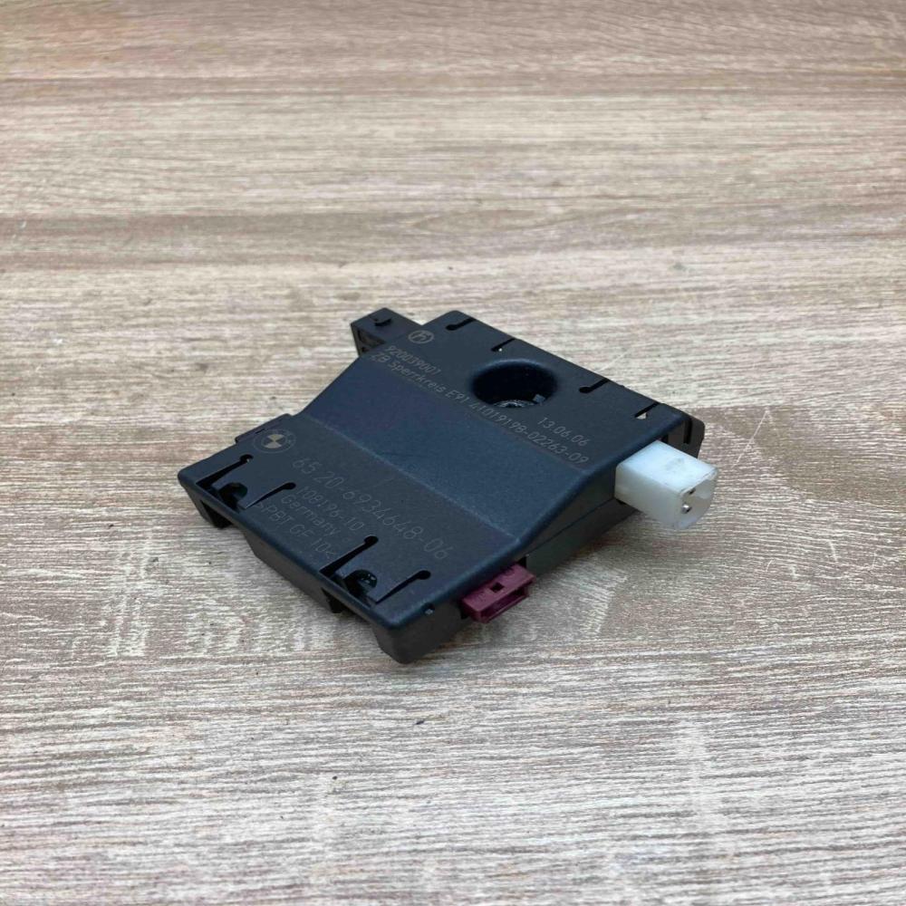 6934648 10819610  Aerial antenna amplifier BMW X5 E70