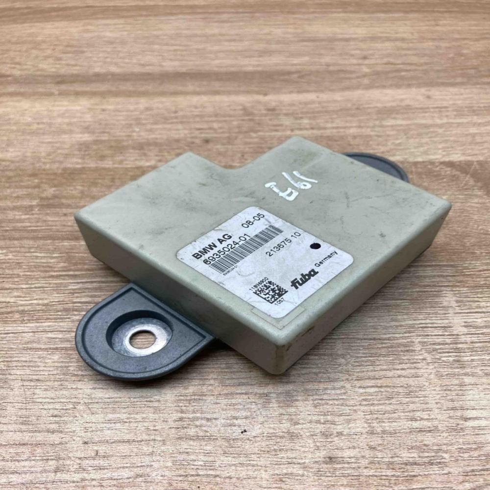 6935024 21367510  Aerial antenna amplifier BMW 5 E60 E61