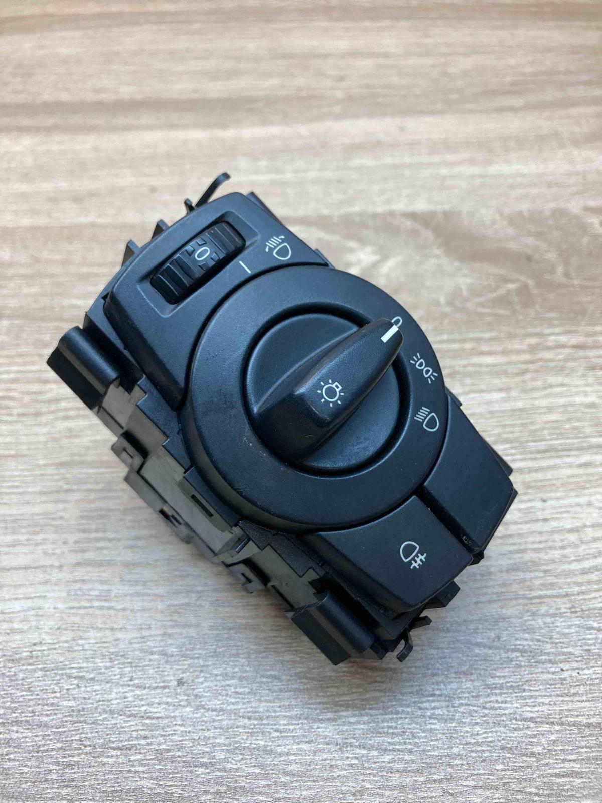 6932795 33600302  Light switch BMW 1 E81 E87