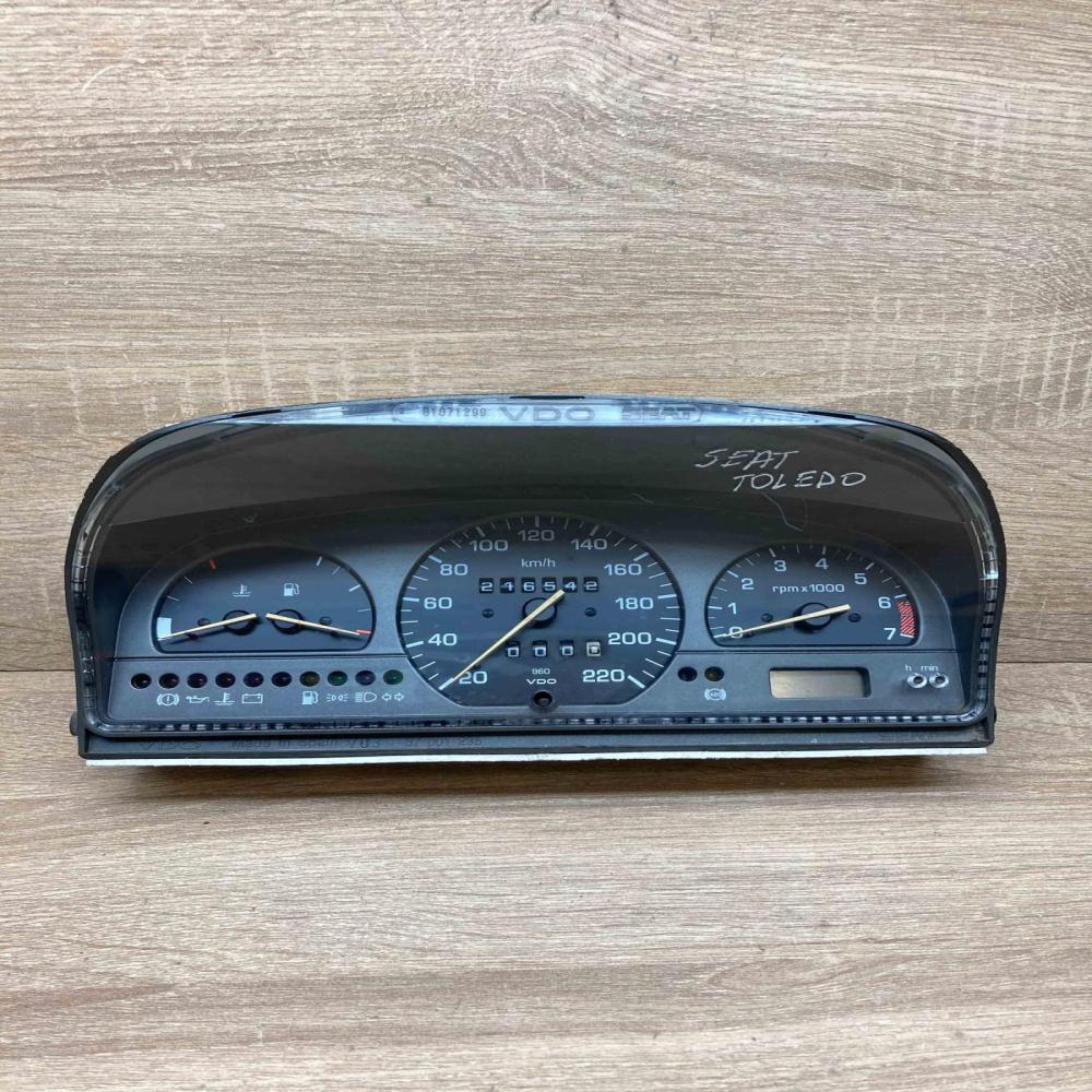 1L0919033BM 81117785  Speedometer (instrument cluster) Seat Toledo I (1L)