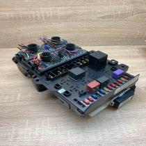 04801062AD P04707994AC  Fuse module Chrysler Voyager