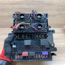 04801062AD P04707994AC  Fuse module Chrysler Voyager