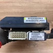 04801062AD P04707994AC  Fuse module Chrysler Voyager