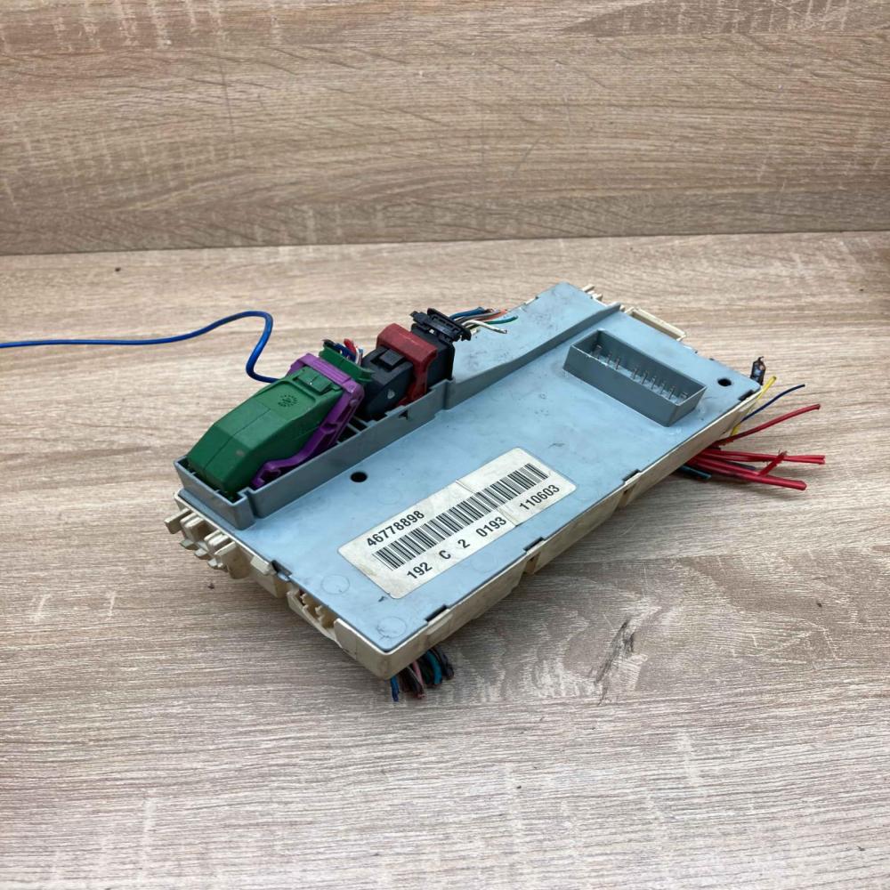 51711824 46778898 C106 Fuse module Fiat Stilo