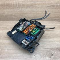 0327 8G04   Fuse module Mazda 323