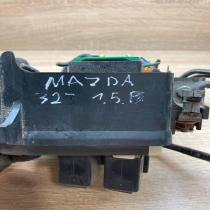 0327 8G04   Fuse module Mazda 323