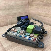 0327 8G04   Fuse module Mazda 323