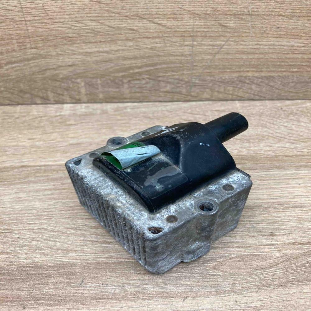 867905104A   High voltage ignition coil Volkswagen Transporter - Caravelle T4