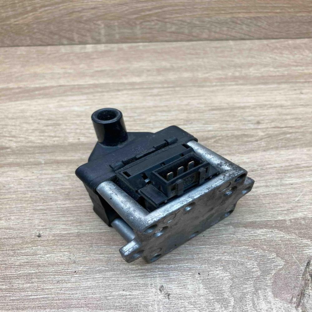 1009050007   High voltage ignition coil Volkswagen Golf III