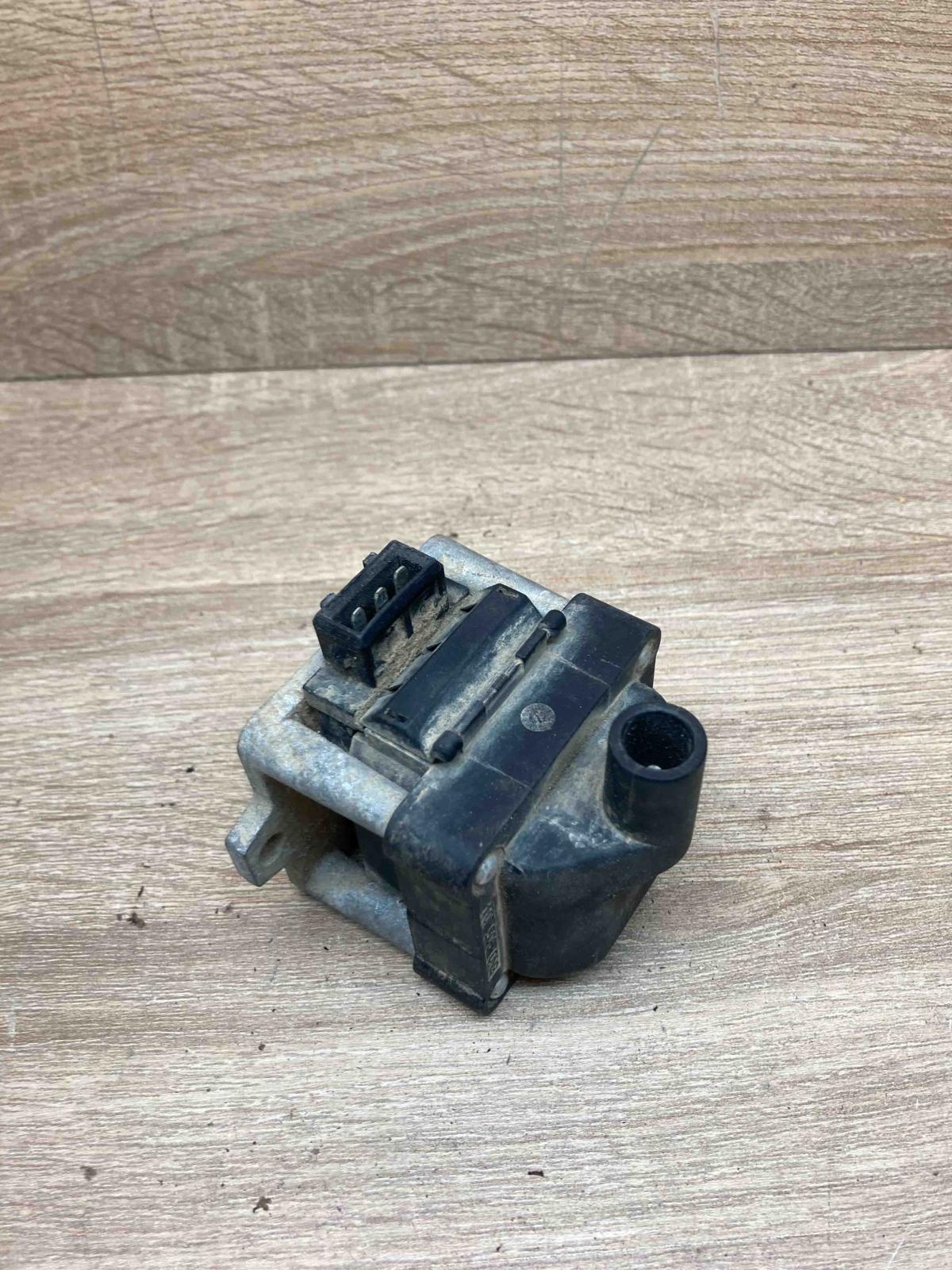 6N0905104   High voltage ignition coil Volkswagen Polo II 86C 2F
