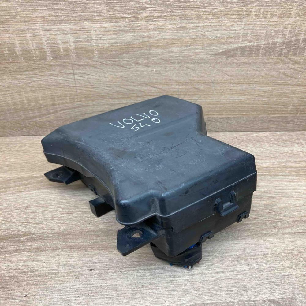 B11342 30865330 2490 Fuse module Volvo S40, V40