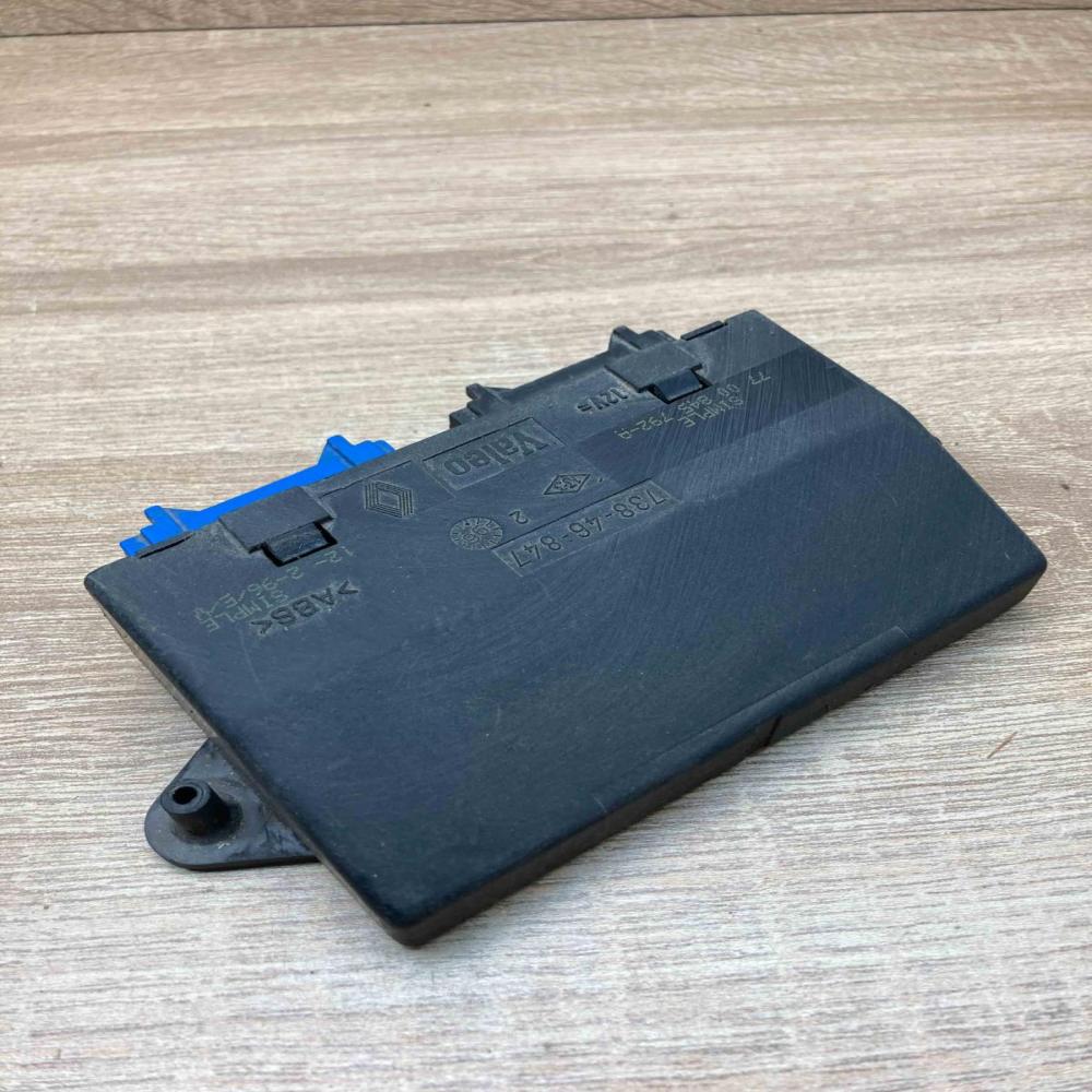 7700845792 738 46 847  Comfort/convenience module Renault Laguna I