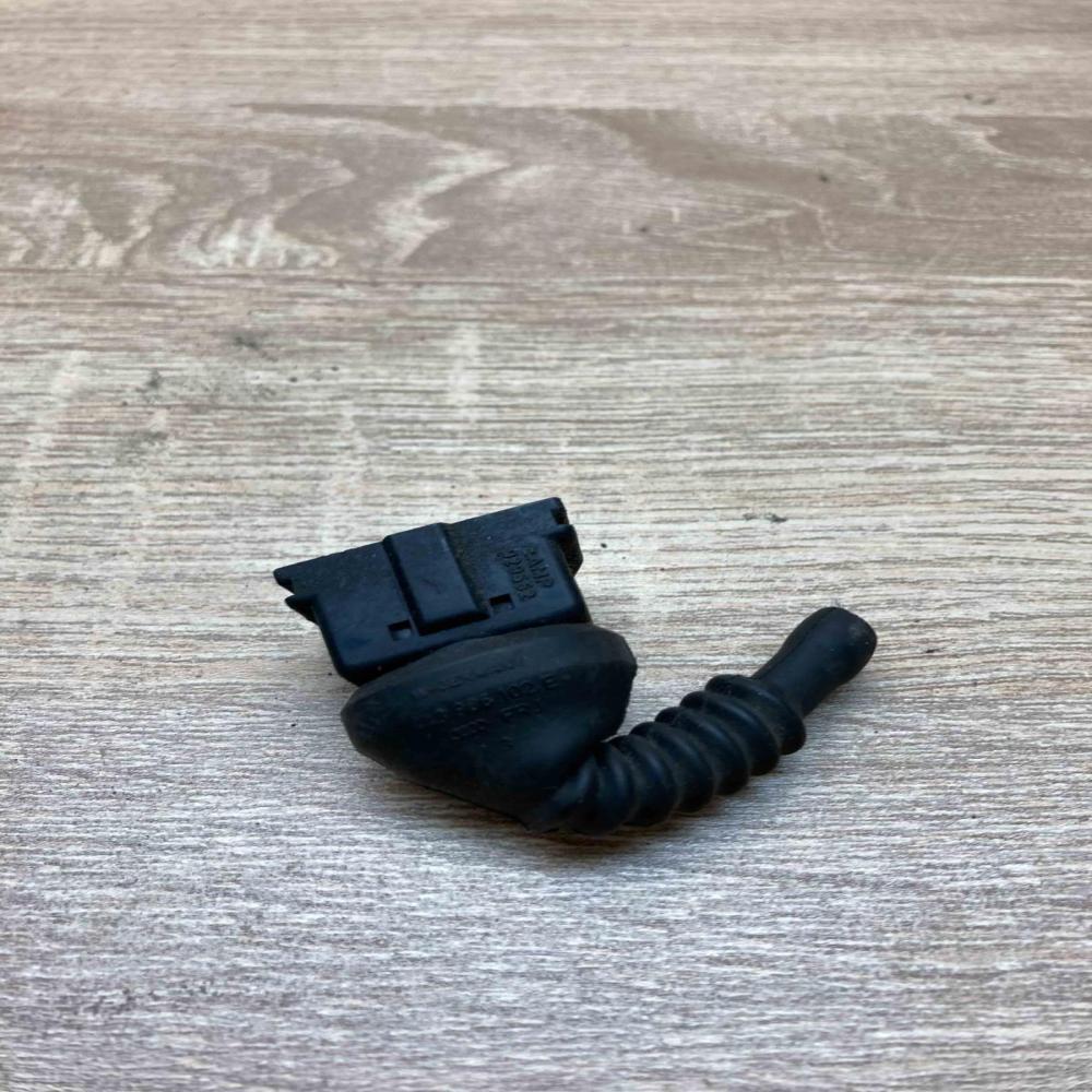 969552 443906102E  Plug wire Audi A3 S3 8L