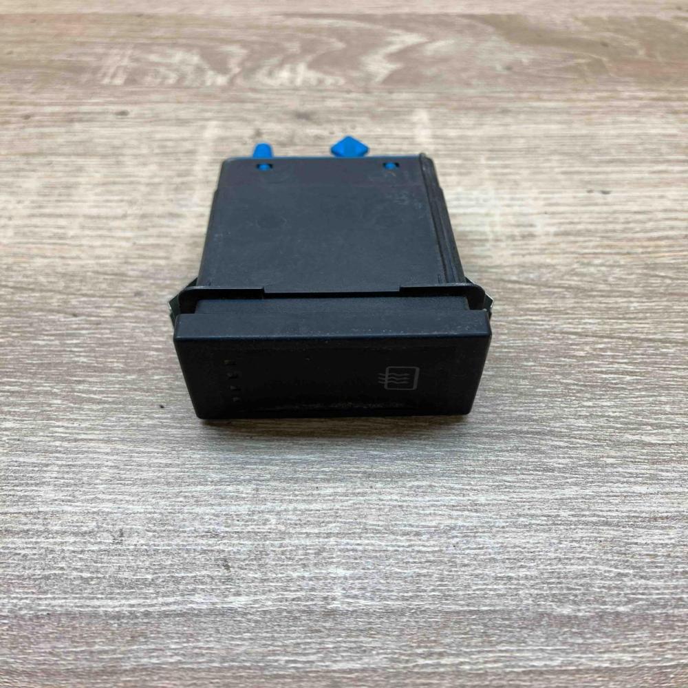 7D0959621   Windscreen/window heater switch Volkswagen Transporter - Caravelle T