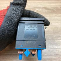 7D0959621   Windscreen/window heater switch Volkswagen Transporter - Caravelle T