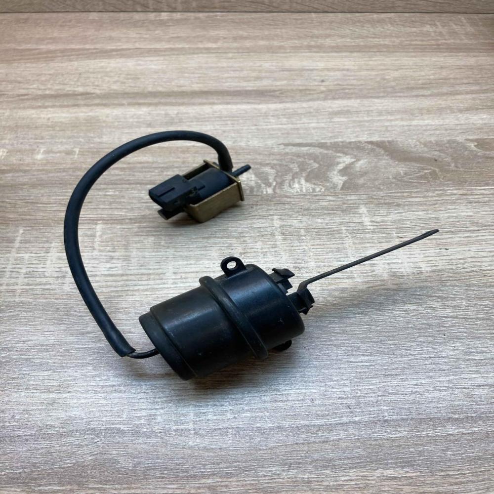 028906283 72169313  Turbo solenoid valve Volkswagen Transporter - Caravelle T4